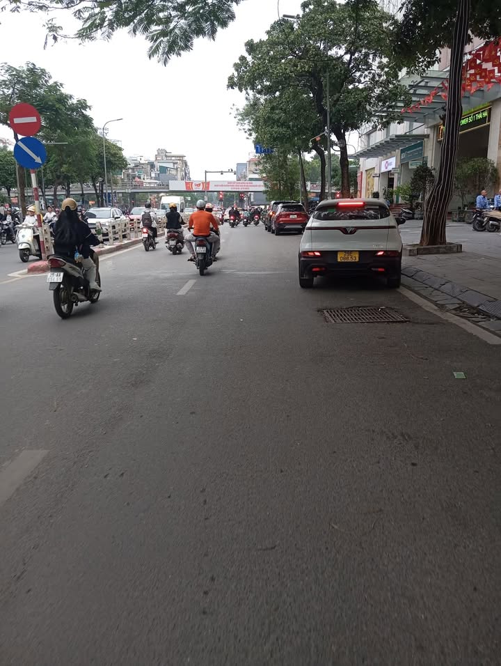 Đất nền quận Thanh Xuân 81m² giá 23.5 tỷ - Sổ đỏ chính chủ, GPXD 7 tầng