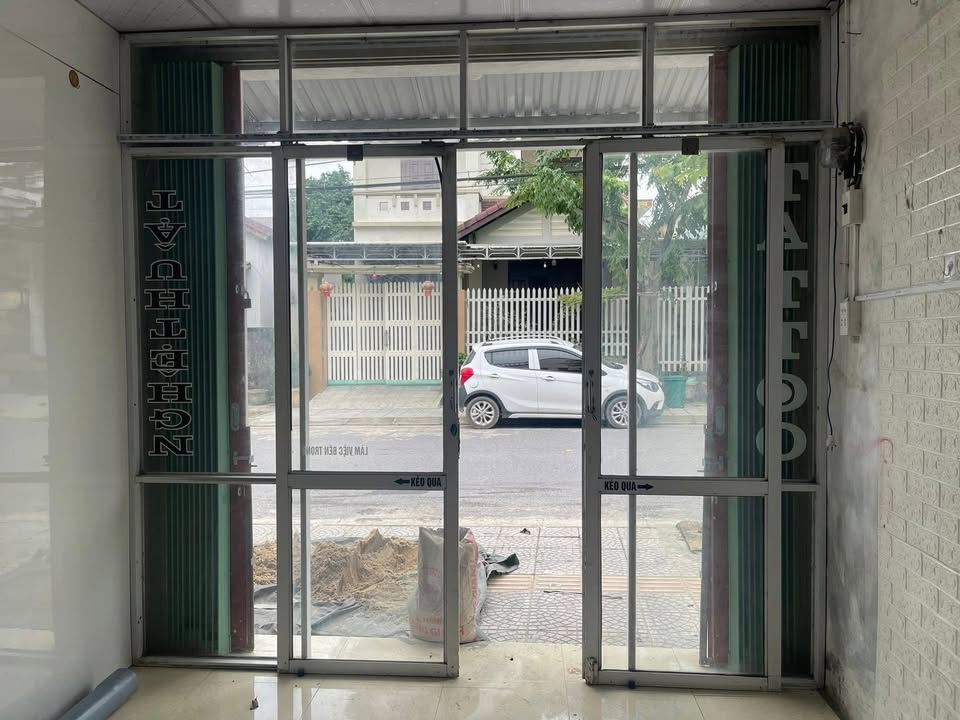 Cho thuê quán mặt bằng đường Huỳnh Thúc Kháng, Đông Hà - Giá hấp dẫn, khu vực an ninh tốt