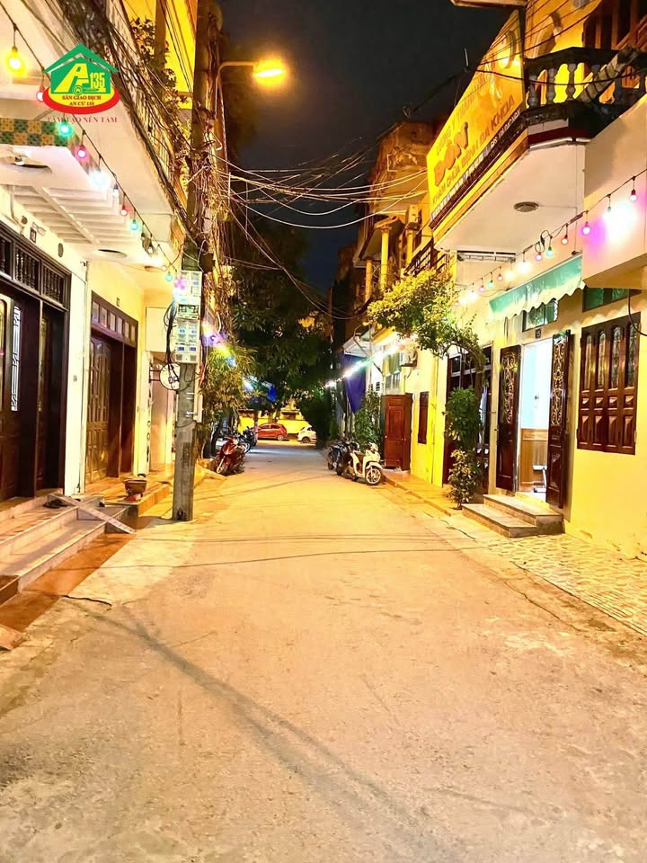 Nhà Đẹp Trương Hán Siêu, Ninh Bình 77m² giá 5 tỷ - Tiện ích đầy đủ gần viện