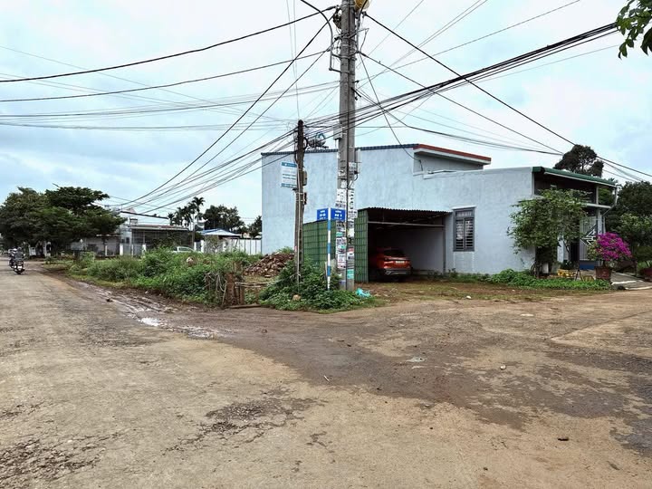 Bán lô đất góc 2 mặt tiền đường D6 - N1, Tân An 230m² giá 5.3 tỷ - Đầu tư sinh lời!