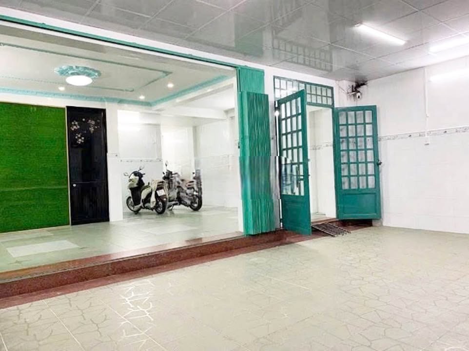 Mặt bằng cho thuê mặt tiền đường Nguyễn Trọng Tuyển, quận Phú Nhuận - Giá 20 triệu/tháng, vị trí đắc địa!