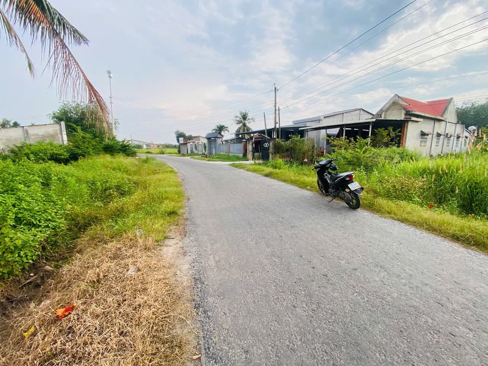 Đất mặt tiền nhựa 720m² tại KCN Phước Đông, Tây Ninh giá chỉ 2.35 tỷ - Tiềm năng đầu tư cao!