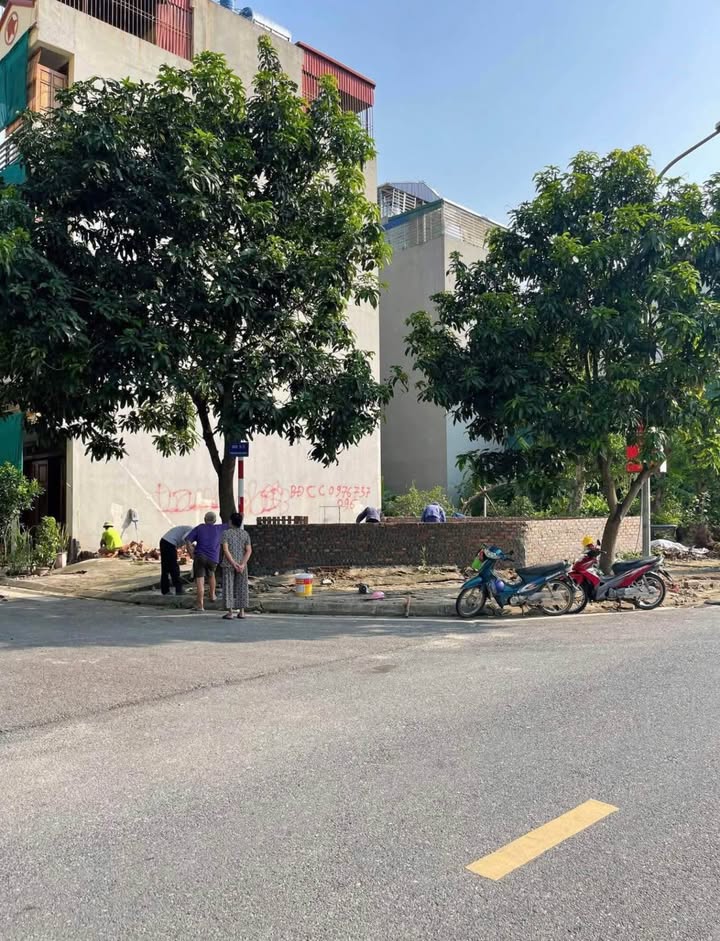 Đất tái định cư Giang Biên 90m² giá chỉ 200 triệu - Lô góc giá tốt!