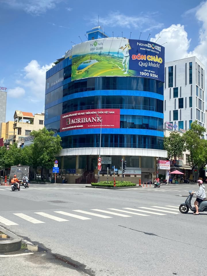 FrontHouse 2MT Nguyễn Văn Trỗi - Trương Quốc Dung 160m² giá 260 tỷ - Đầu tư sinh lời hấp dẫn!