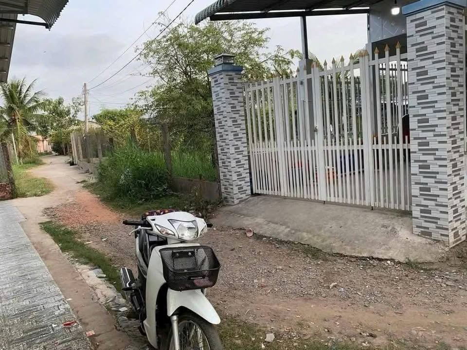 Nhà đẹp Sơn Đông, Bến Tre 91m² giá chỉ 1 tỷ - Đường ô tô tới nhà!