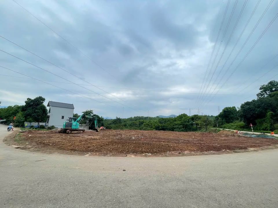 Đất nền Hòa Sơn Lương Sơn 2000m² giá 20 tỷ - Cơ hội đầu tư hấp dẫn!