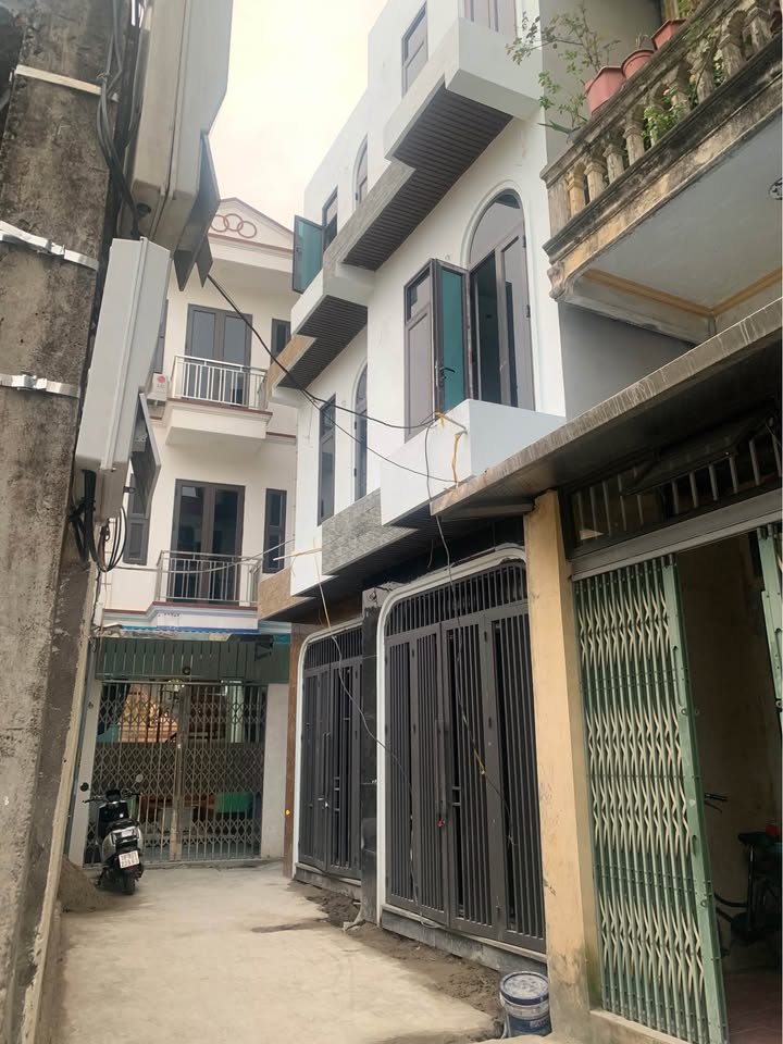 Nhà 3 tầng đường Bến Ngự Nam Định 37m² giá 2 tỷ - Thiết kế hiện đại, thoáng mát