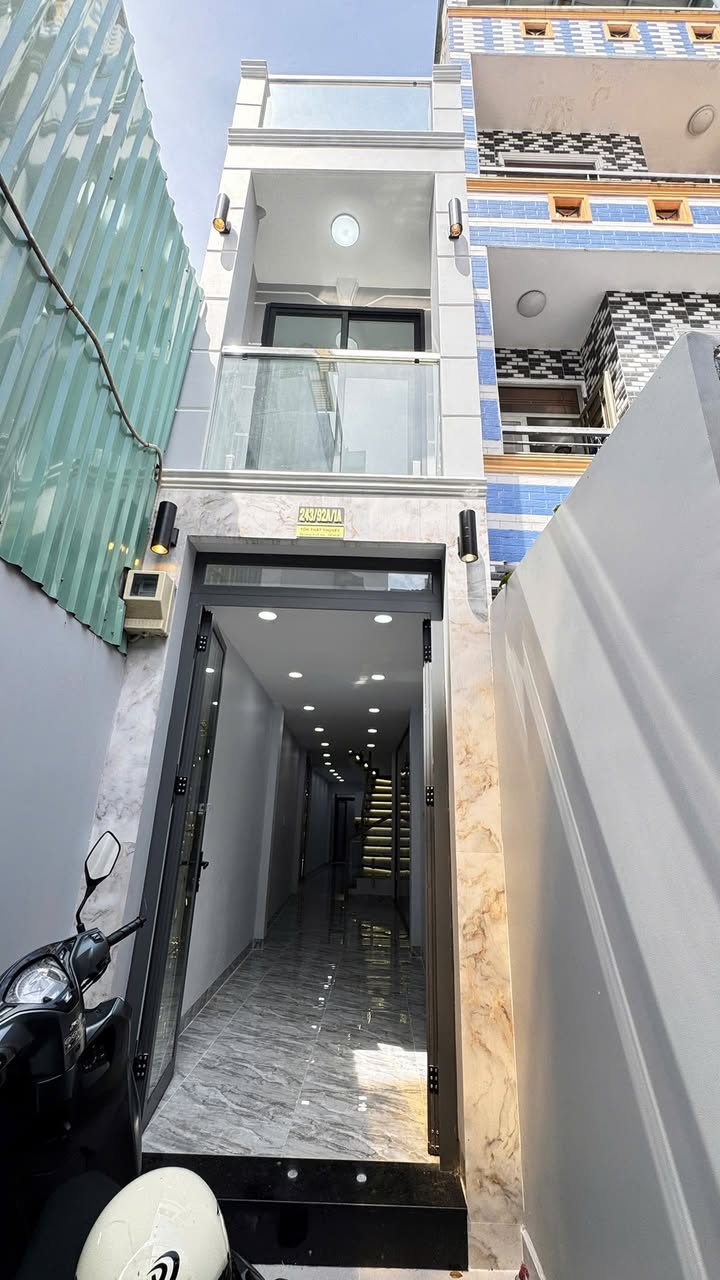 Nhà Đúc 3 Tầng 243 Tôn Thất Thuyết, Quận 4 - Diện tích 46m², Giá 4.5 Tỷ - Cơ hội đầu tư hấp dẫn!
