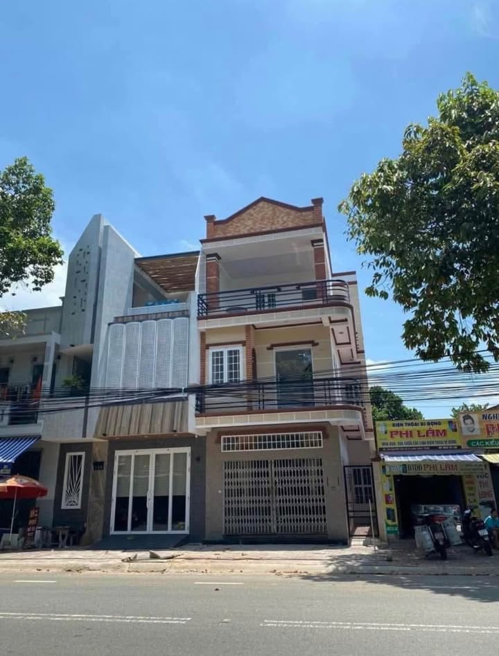 Nhà mặt tiền kinh doanh Nguyễn Văn Cừ, 82m² giá 5.6 tỷ - Đầu tư sinh lời ngay!