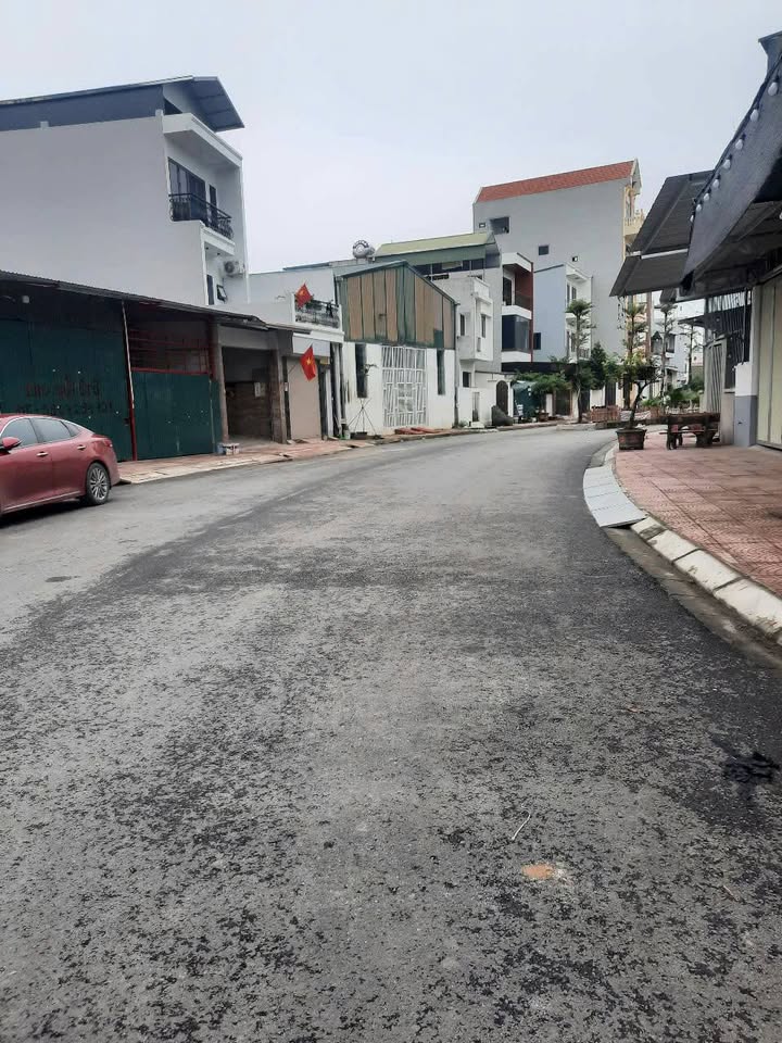 Đất nền 141m² Song Phương - Hoài Đức giá 9 tỷ - Kinh doanh thuận lợi!