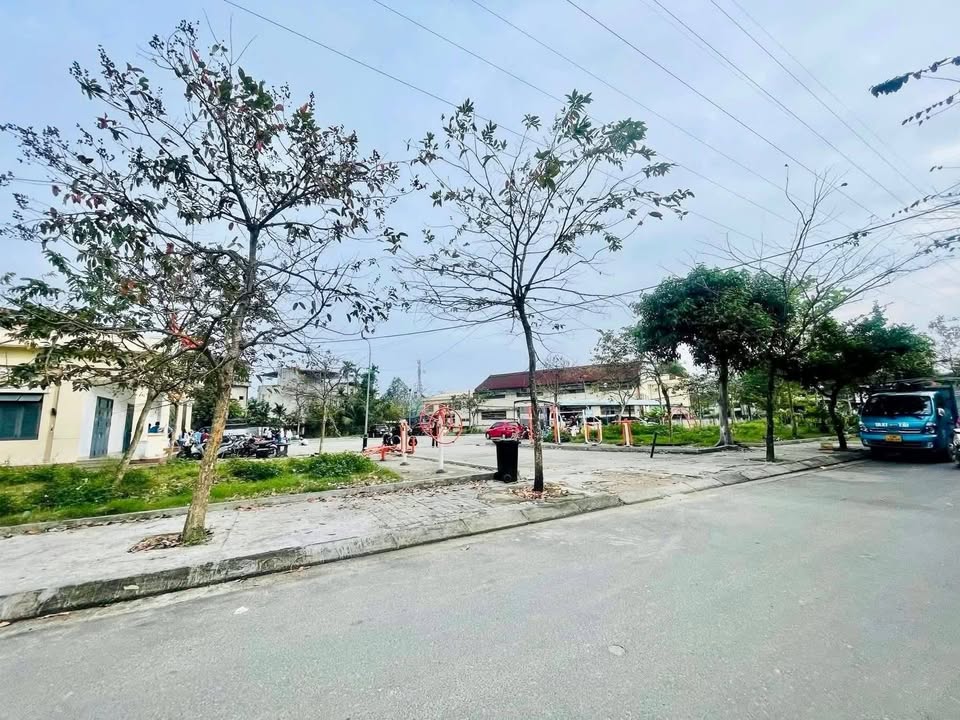 Đất mặt tiền đường Hòa Phú, Hòa Minh 85m² giá 4 tỷ - View công viên thoáng đãng!