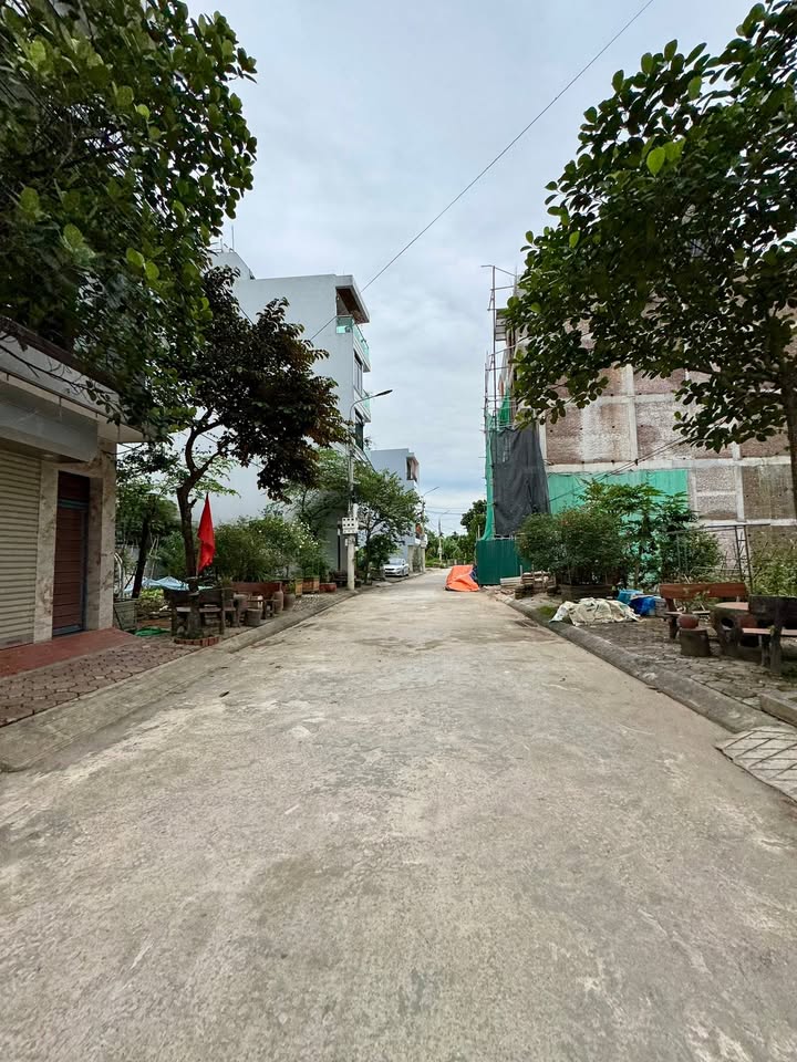 Đất Lại Yên Hoài Đức 52m² giá 8 tỷ - Vị trí đắc địa, sẵn sàng giao dịch!