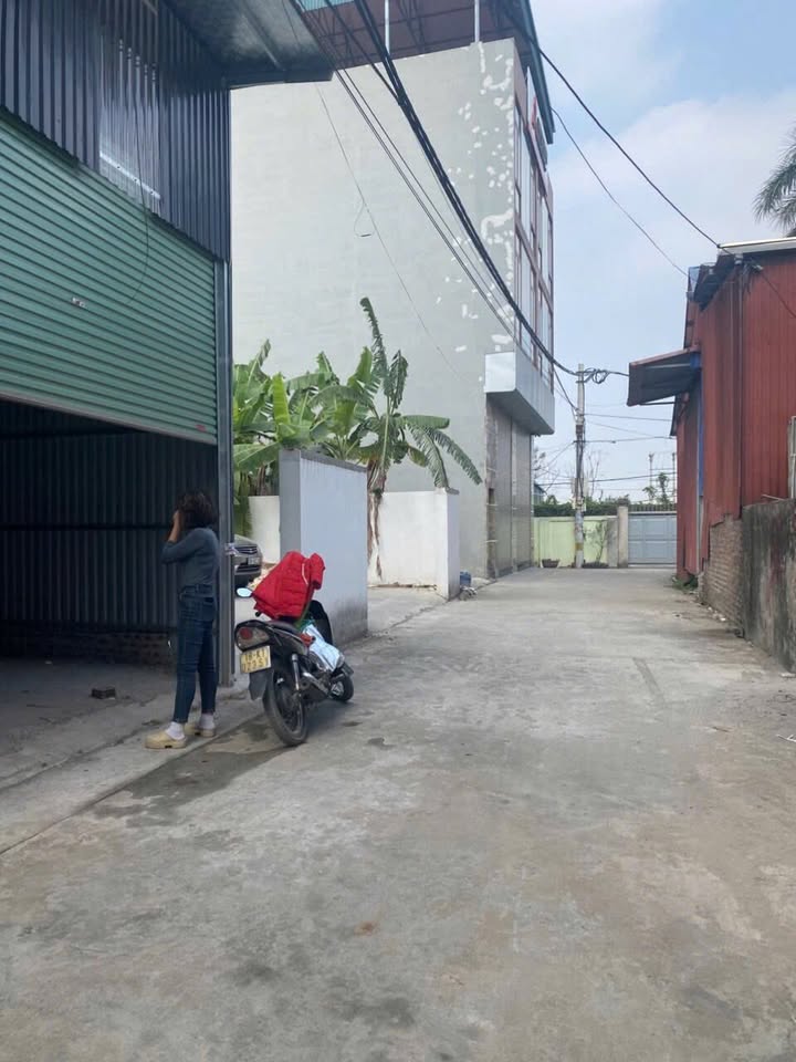 Kho cho thuê tại La Thạch, Đan Phượng 100m² giá chỉ 4 triệu/tháng - Mặt đường lớn, ô tô tránh nhau!