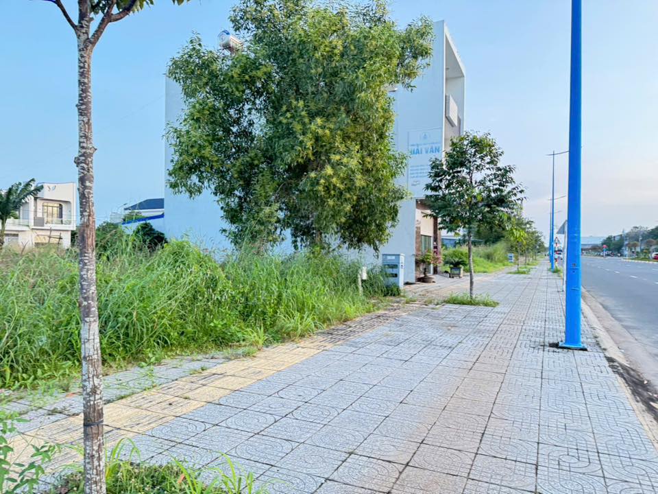 Đất thổ cư mặt tiền đường Ba Tháng 2, Bà Rịa 120m² giá 4.6 tỷ - Sổ hồng chính chủ!