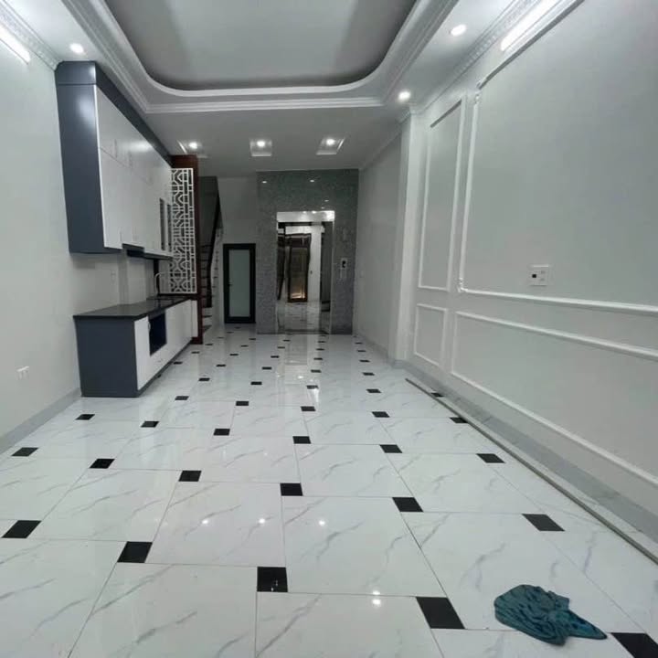 Nhà 5 tầng thang máy, ngõ Tân Lạc, 38m² giá 9.2 tỷ - Sẵn sàng ở ngay!