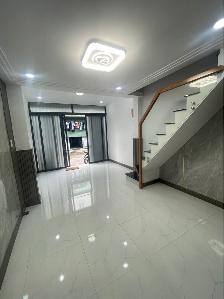 Nhà phố Hiệp Thành 24.5m² giá 1.439 tỷ - Đối diện chợ, sẵn sàng ở ngay!