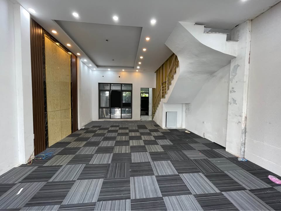 Shophouse cho thuê tại KĐT Tasco Xuân Phương 90m² - Phù hợp làm văn phòng và kho hàng!