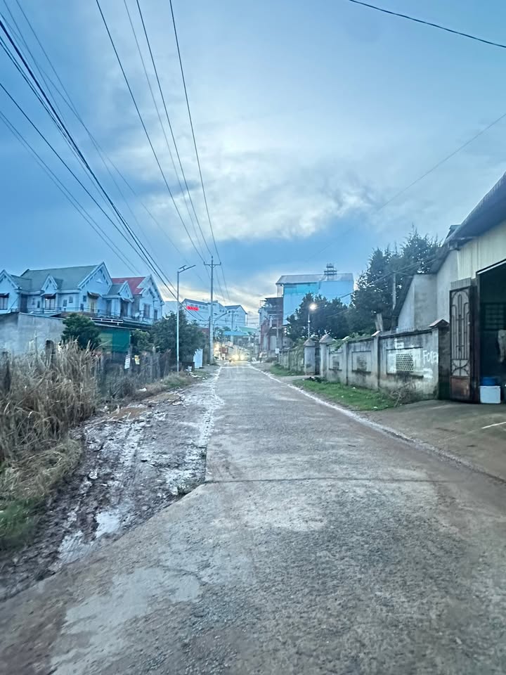 Đất nền Nam Ban Lâm Hà 180m² giá 2.5 tỷ - Vị trí đắc địa gần chợ Thăng Long!