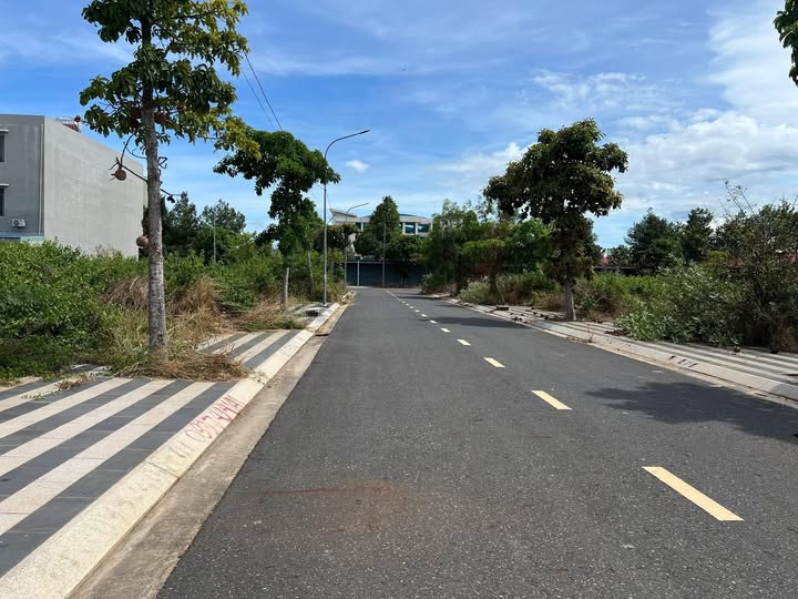 Đất nền Hoà Long, Bà Rịa 138m² giá chỉ 2.8 tỷ - Sổ hồng riêng, vị trí đẹp!