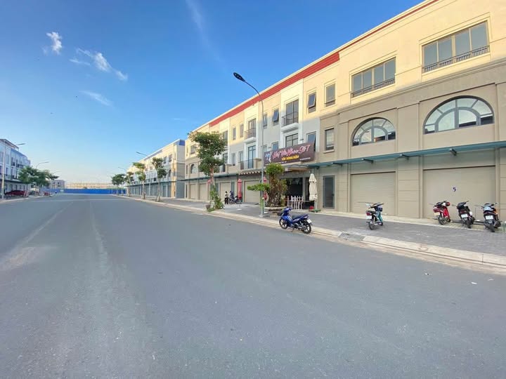 Nhà phố đường Điện Biên Phủ, Mỹ Phước 123m² giá 6 tỷ - Thiết kế hiện đại, thương lượng ngay!