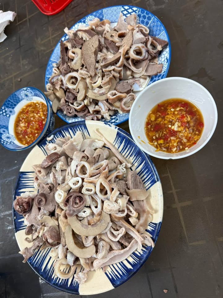 Nhà 3 tầng mặt tiền 5.5m, 100m² gần biển Nguyễn Tất Thành giá 5.65 tỷ - Sẵn sàng giao dịch!