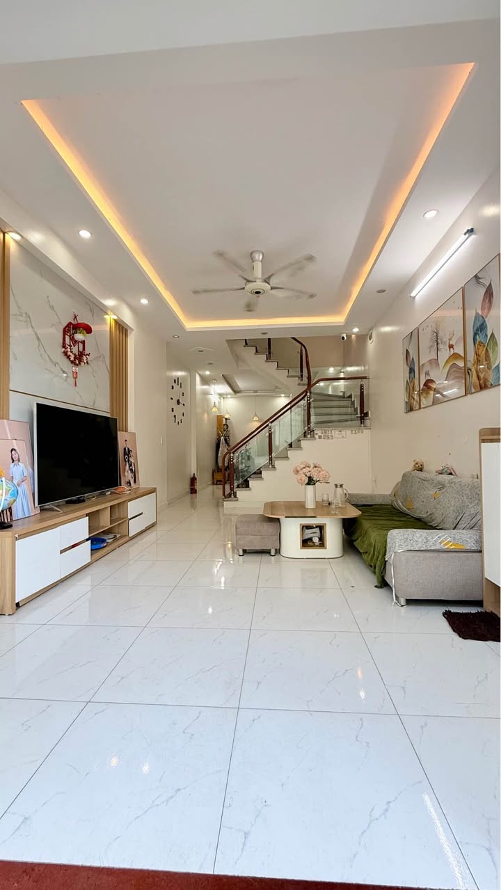 Nhà 3 tầng Vân Tra, An Đồng 47.8m² giá 2.8 tỷ - Ô tô đỗ cửa, tiện ích đầy đủ!