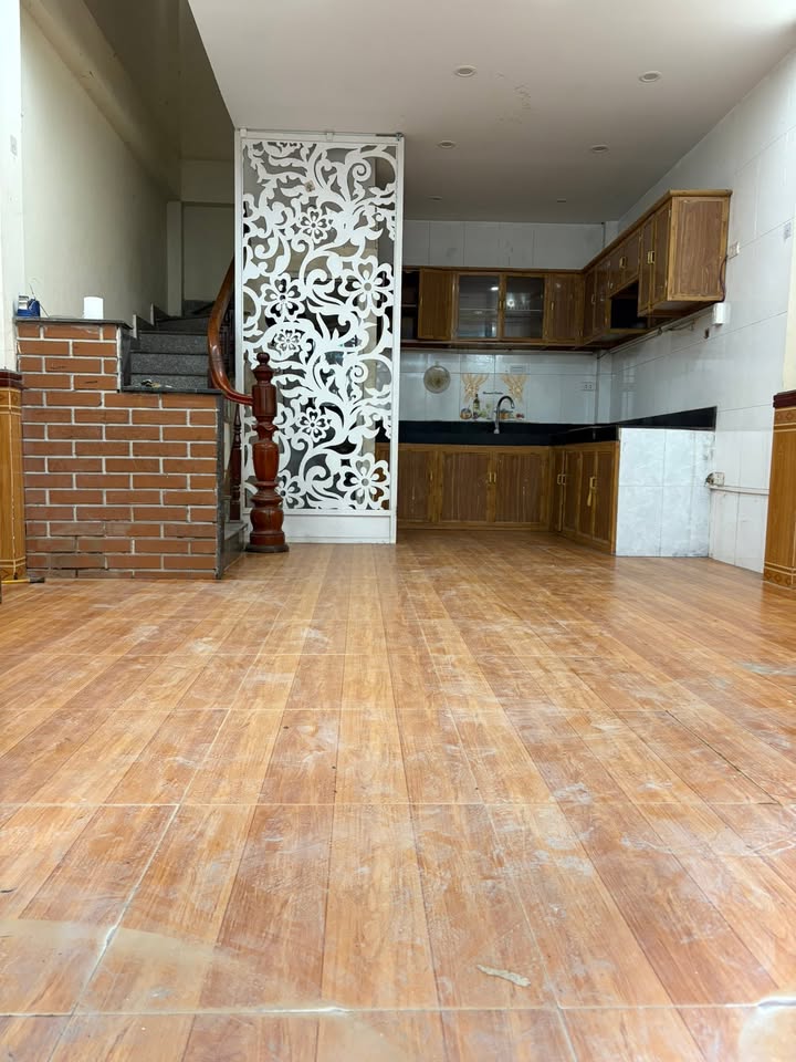 Nhà bán Định Công Hạ 32m² giá 2.9 tỷ - Ô tô đỗ cửa, tiềm năng lớn!