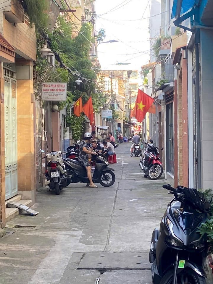 Nhà phố Cách Mạng Tháng 8, Quận 3, 45m² giá 8.5 tỷ - Sẵn sàng vào ở ngay!