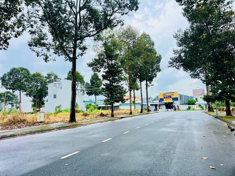 Đất nền mặt tiền 25m đường số 29, Đinh Công Trứ, Stella Mega City - Giá chỉ 3.05 tỷ!