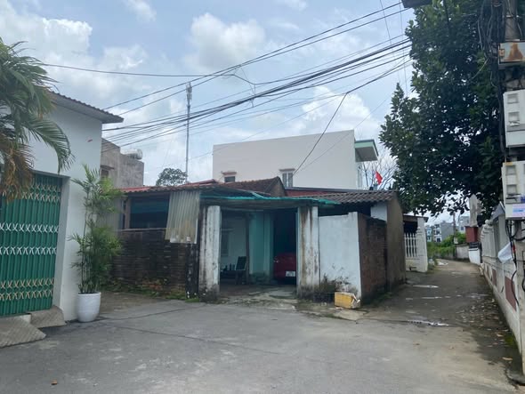 Đất nền lô góc Hoàng Hoa Thám 140m² giá chỉ 2 tỷ - Kinh doanh thuận lợi!