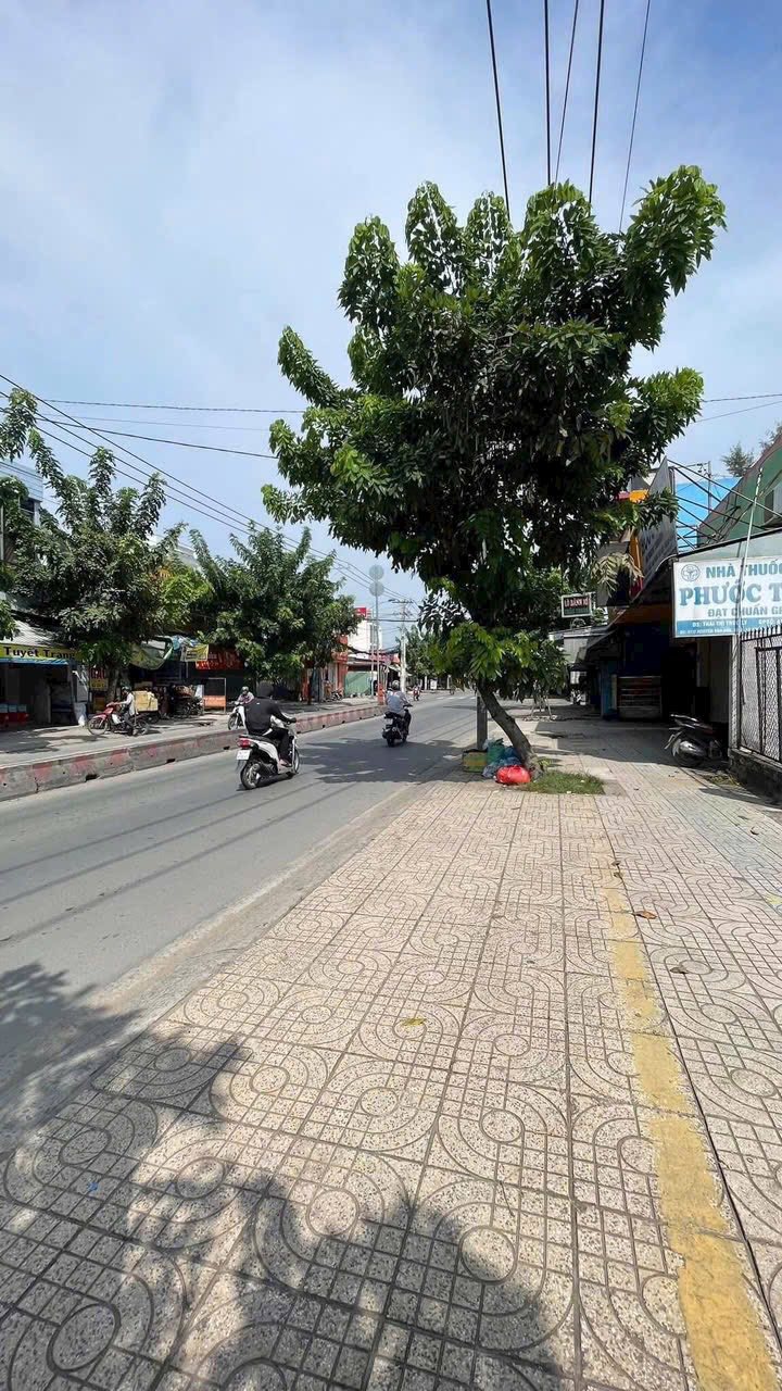 Bán đất mặt tiền Nguyễn Văn Bứa, Hóc Môn 1300m² giá 26 tỷ - Tiềm năng đầu tư cao!