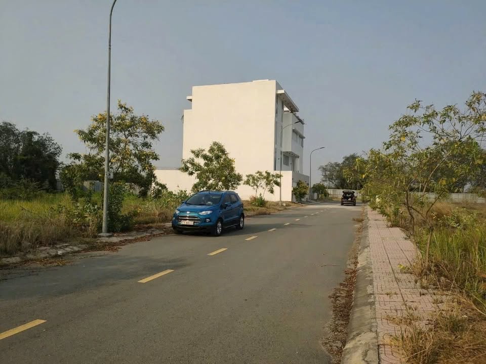 Đất nền Phú Hữu, Q9 120m² giá chỉ 4.5 tỷ - Cơ hội đầu tư tuyệt vời!