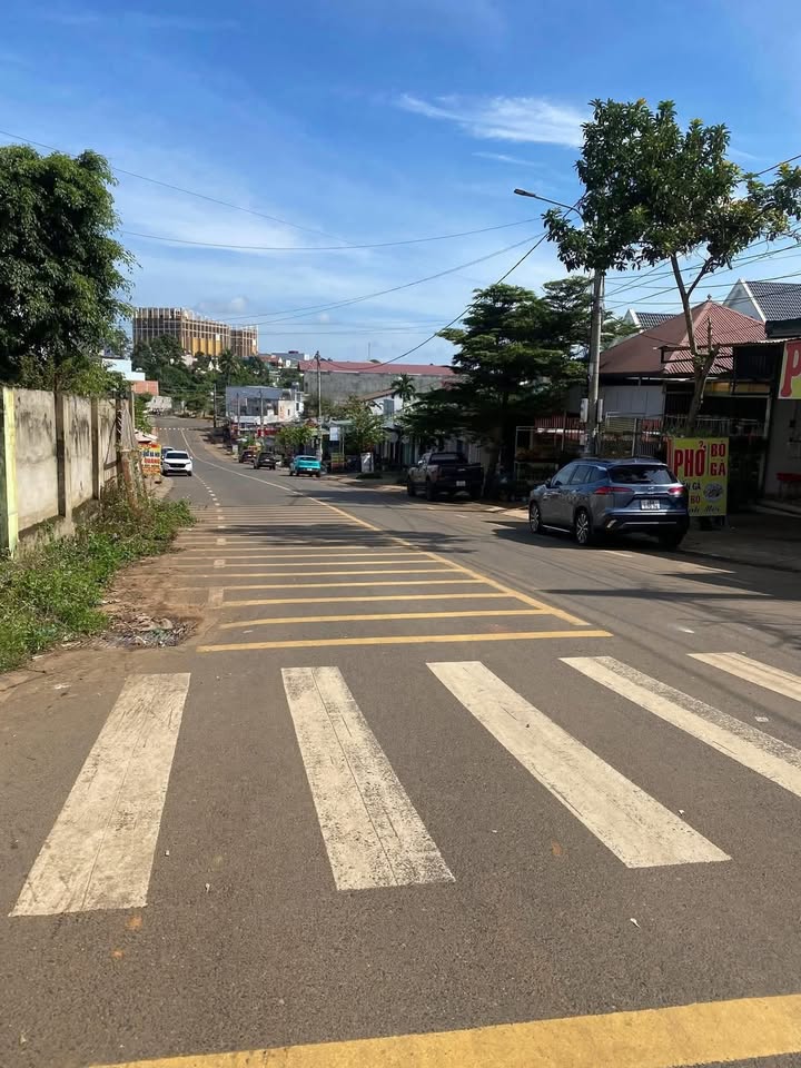 Đất kinh doanh mặt tiền đường Quang Trung Đắk Mil 120m² giá 3.6 tỷ - Cơ hội đầu tư tuyệt vời!