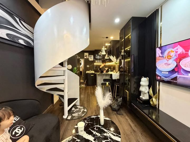 Nhà phố Viết Nghệ Tĩnh, Bình Thạnh 16.8m² giá 3.85 tỷ - Full nội thất cao cấp!