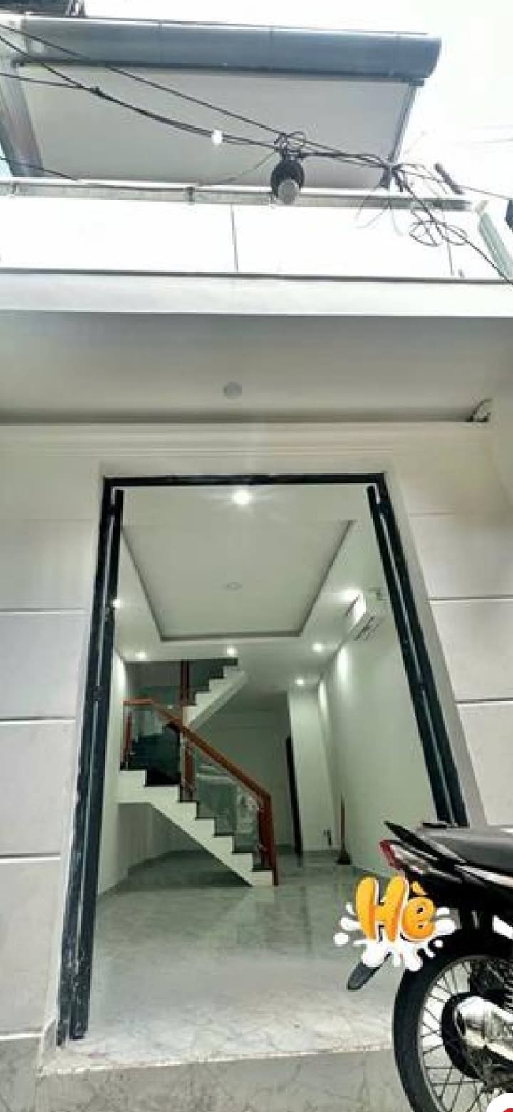 Nhà đẹp Bến Vân Đồn, Nguyễn Khoái, 30m² giá 4 tỷ - Nở hậu đẹp, SHR