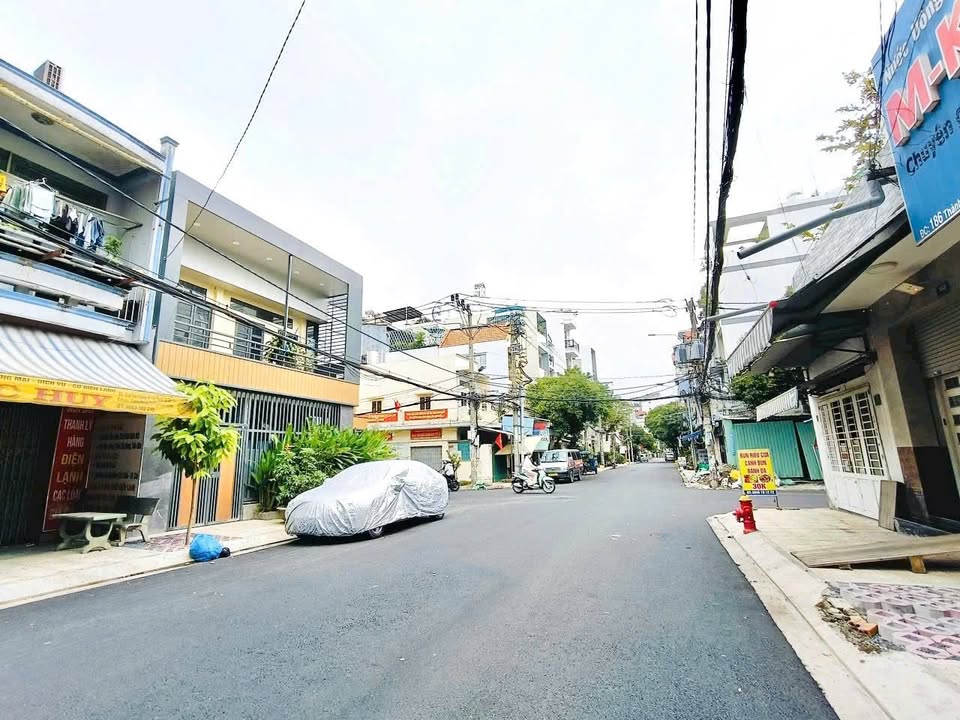 Nhà mặt tiền kinh doanh đường Tân Hương, Tân Phú, 70m² chỉ 11.99 tỷ - Cơ hội đầu tư lý tưởng!