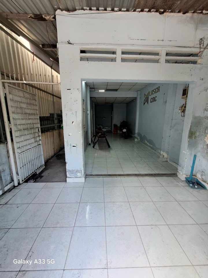 Nhà cho thuê mặt tiền Phạm Văn Bạch, quận Tân Bình - 112m² chỉ 12 triệu/tháng!