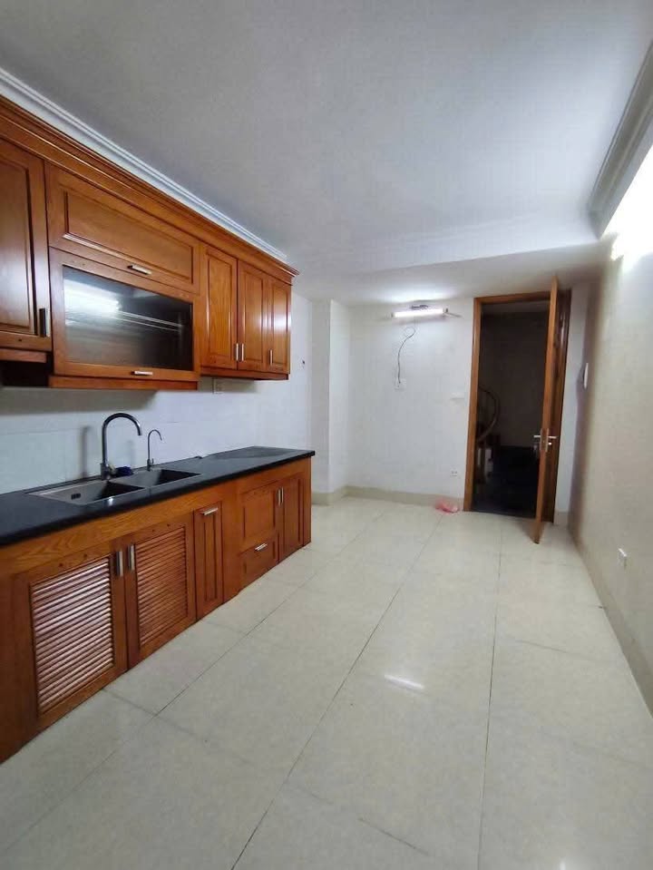 Nhà nguyên căn 35 Phan Huy Chú, 25m² giá thỏa thuận - Kinh doanh sầm uất tại Hoàn Kiếm!