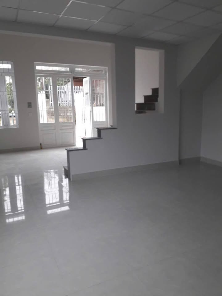 Nhà phố Bảo Lộc 180m² giá 2.5 tỷ - Không thể bỏ lỡ!