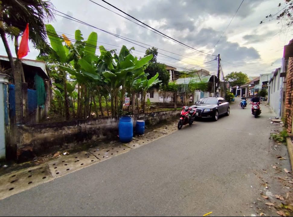 Đất góc 2 mặt tiền 196m² tại Đông Hòa, Dĩ An - Pháp lý sổ hồng chính chủ!