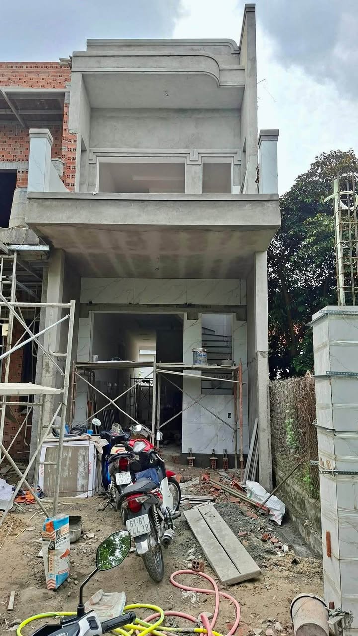 Nhà phố Định Hoà, Thủ Dầu Một 74m² giá 2.65 tỷ - Đối diện chợ Bưng Cầu!