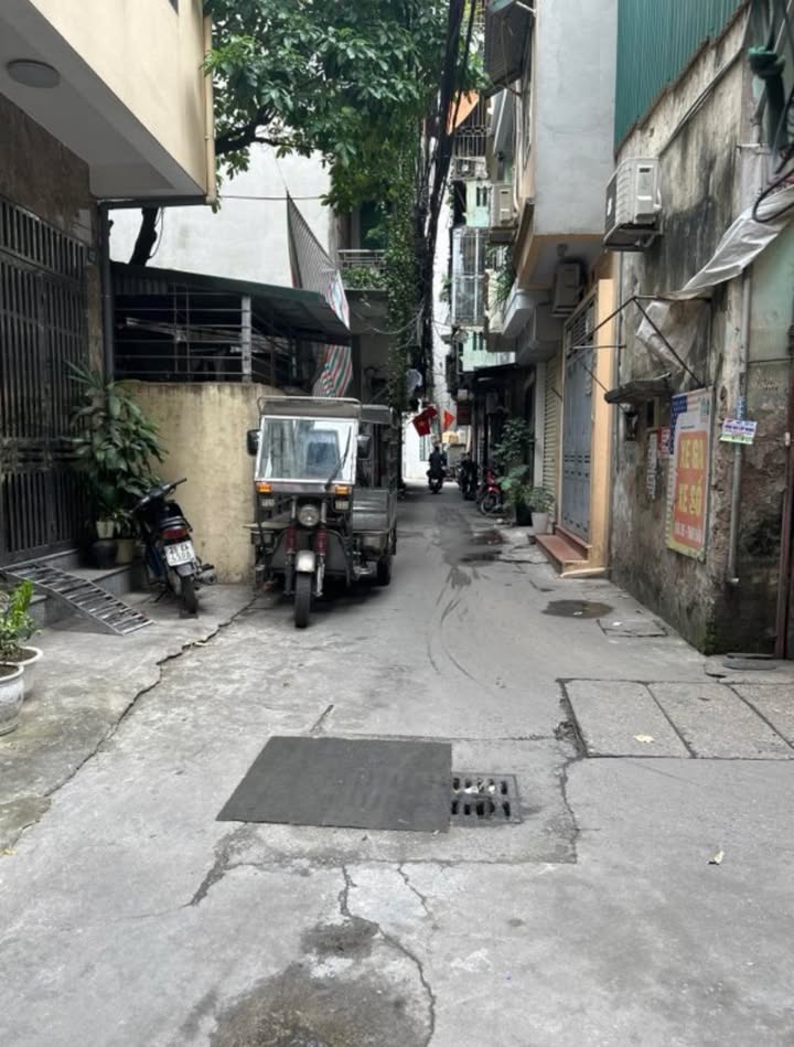 Nhà 4 tầng Lĩnh Nam 34m² giá 6 tỷ - Thiết kế chắc chắn, pháp lý rõ ràng!