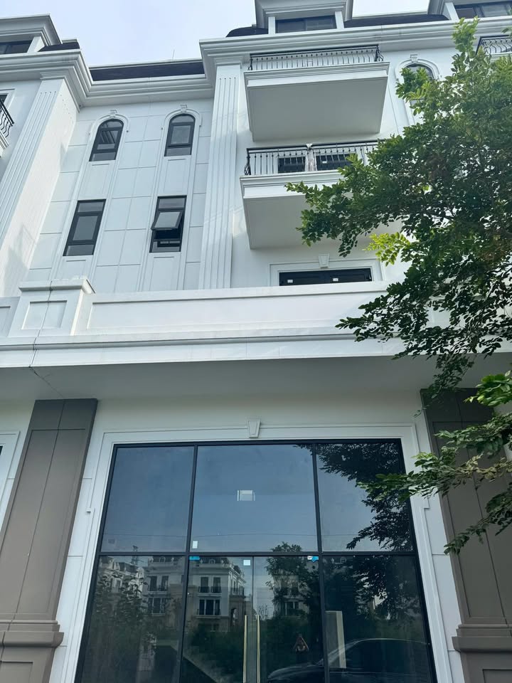 Bán shophouse mặt tiền đường Hùng Vương, Bắc Giang 119m² giá 10 tỷ - Đầu tư sinh lời ngay!