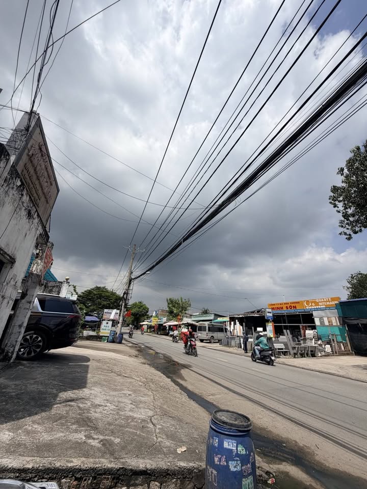 Nhà mặt tiền Lã Xuân Oai Thủ Đức 99.3m² giá 13.2 tỷ - Kinh doanh sầm uất!