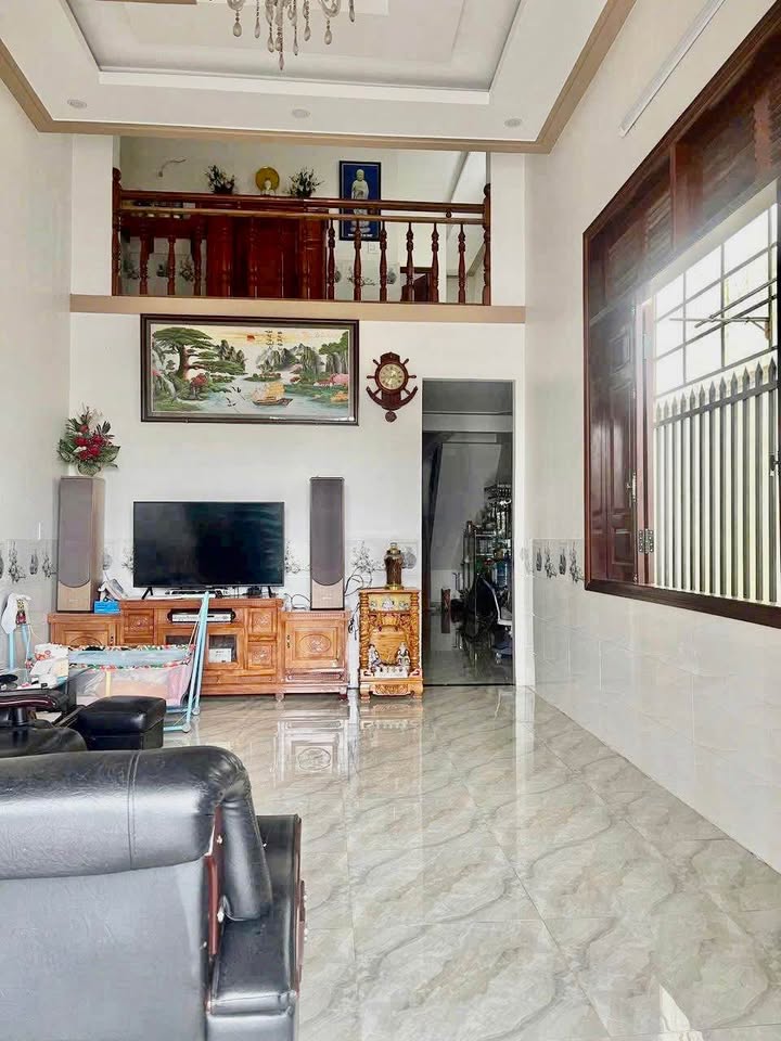 Nhà đẹp hẻm Tây Sơn Bảo Lộc 105m² giá 3.6 tỷ - Sẵn sàng vào ở!