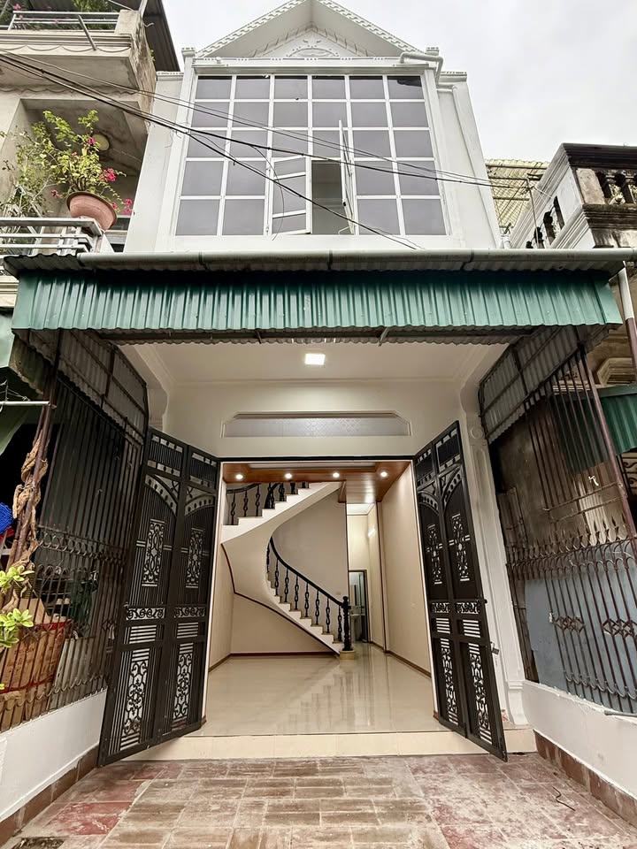 Nhà 2 Tầng tại Phường Âu Cơ, Thị Xã Phú Thọ 65m² giá 2.2 tỷ - Phong thủy tốt, chỉ việc ở ngay!