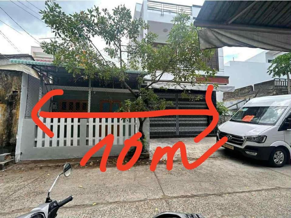 Nhà 3 tầng đường Nguyễn Thái Học, P3, Tuy Hoà, 90m² giá 3 tỷ - Trung tâm thành phố!