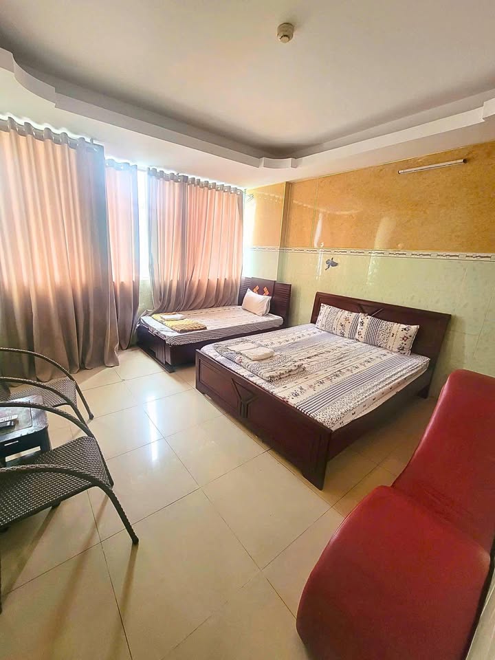 Cho thuê nhà khách sạn 14 phòng tại Nguyễn Thị Thập, 79.55m² - Kinh doanh sinh lời ngay!