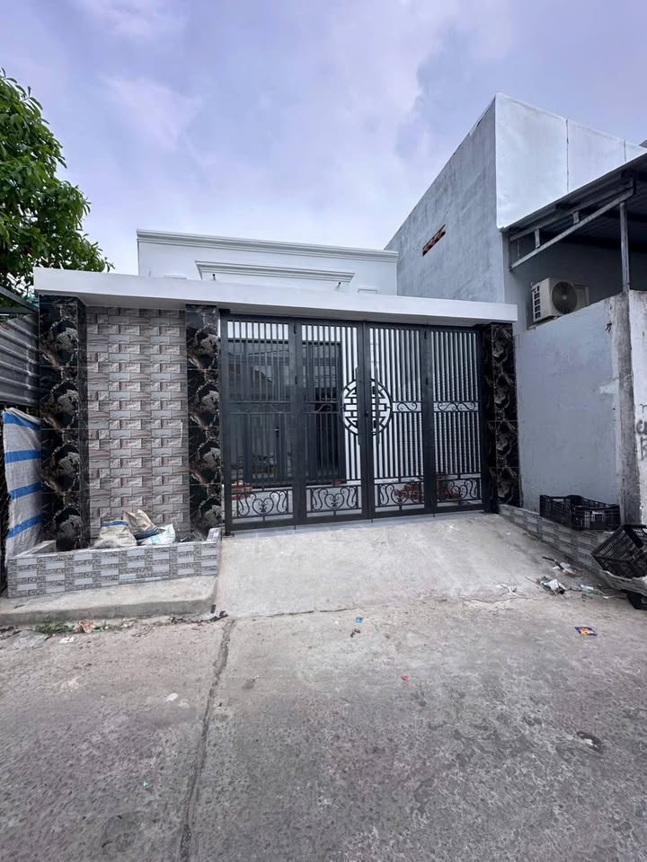 Nhà phố Rạch Giá 138.65m² giá 2.39 tỷ - Khu vực sầm uất, tiện lợi kinh doanh!