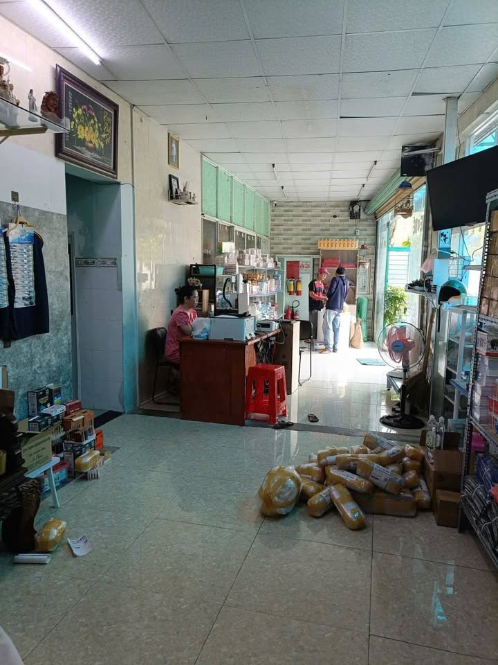 Kho xưởng mặt tiền Trương Thị Như, Xuân Thới Sơn, 300m² - Giá chỉ 8.9 tỷ thương lượng!